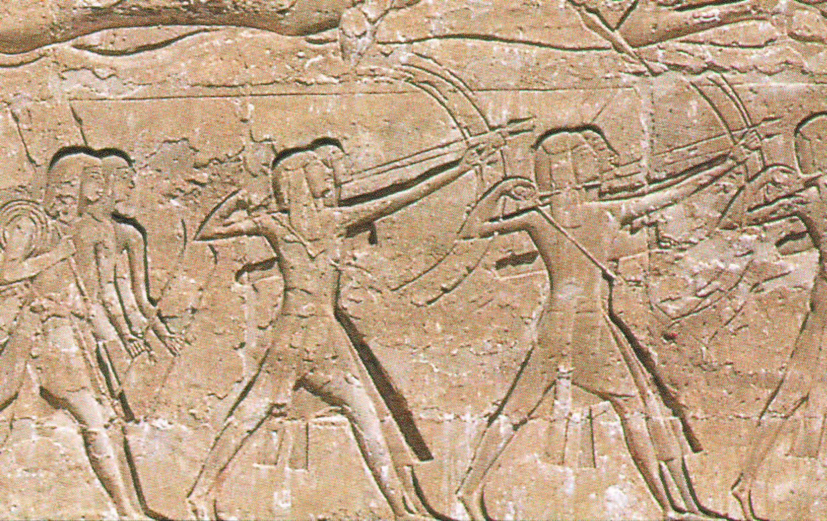 Détails du mur extérieur nord du temple de Medinet Habou à Thèbes Ouest, Égypte. La chasse au taureau sauvage dans les marais (XXe dynastie, vers 1160 avant J.-C.)